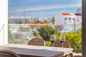 Ocean Breezes Deluxe Apartment